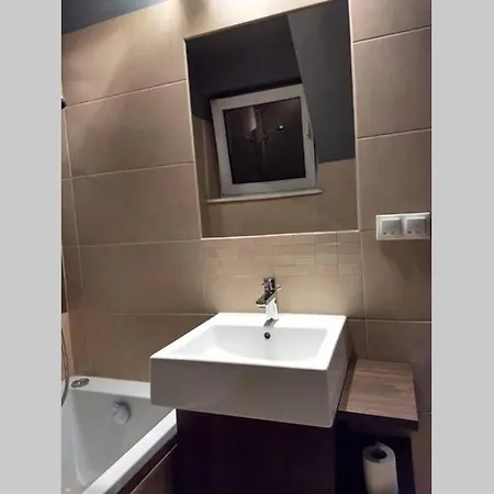 White アパート *