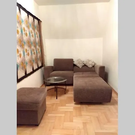 Apartament White *